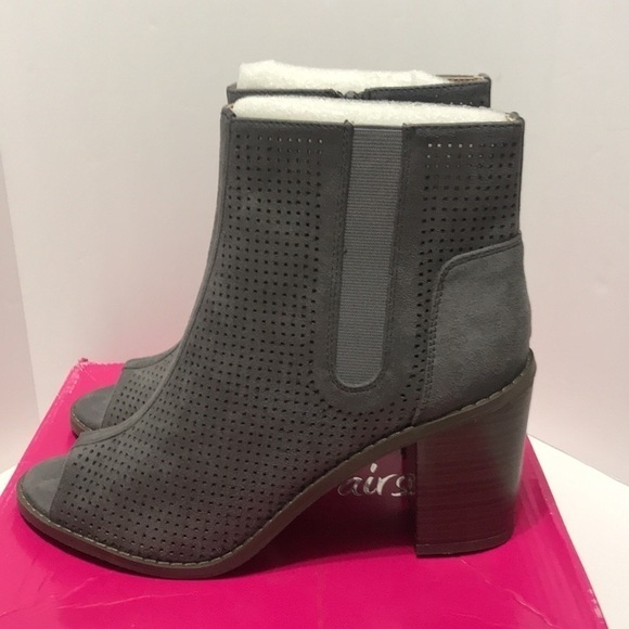 𝅺Grey Faux Suede Peep Toe Booties - Picture 4 of 9